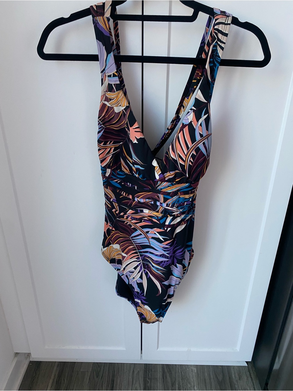 La Blanca womens size 10 floral one piece swimsuit